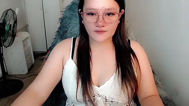 Snapshot of UrLovelyWetPussy chatting on 9, 3, 2026 UrLovelyWetPussy online show from 9, 3, 2026