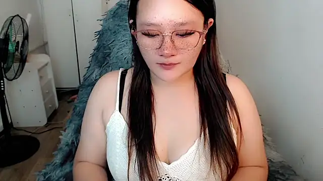 Snapshot of UrLovelyWetPussy chatting on 12, 3, 2026 UrLovelyWetPussy online show from 12, 3, 2026