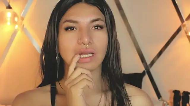 Snapshot of MeelFox chatting on 14, 3, 2026 MeelFox online show from 14, 3, 2026