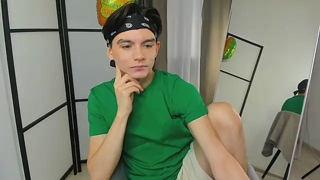 Snapshot of Ian_Harrickton chatting on 19, 3, 2026 Ian Harrickton online show from 19, 3, 2026