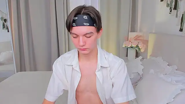 Snapshot of Ian_Harrickton chatting on 20, 3, 2026 Ian Harrickton online show from 20, 3, 2026