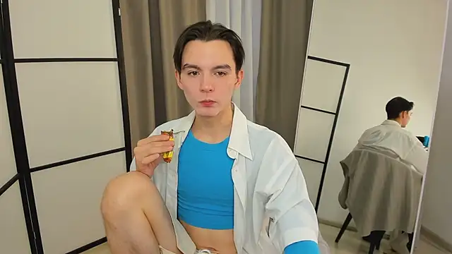 Snapshot of Ian_Harrickton chatting on 22, 3, 2026 Ian Harrickton online show from 22, 3, 2026