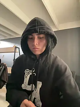 Sara Fernandez  online show from 5, 2, 2026