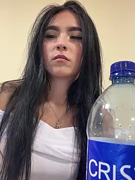 Sara Fernandez  online show from 2, 3, 2026