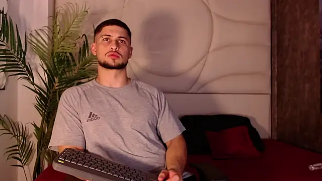 valenssio moretti online show from 18, 3, 2026