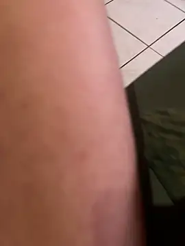 Kylxxx8 online show from 3, 2, 2026