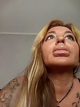 MiaMooly online show from 24, 10, 2025