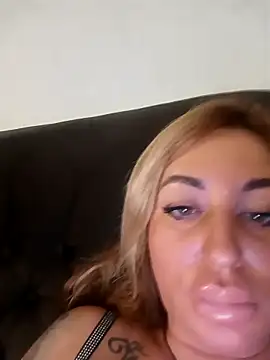 MiaMooly online show from 1, 12, 2025