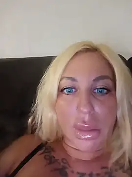 MiaMooly online show from 2, 8, 2026