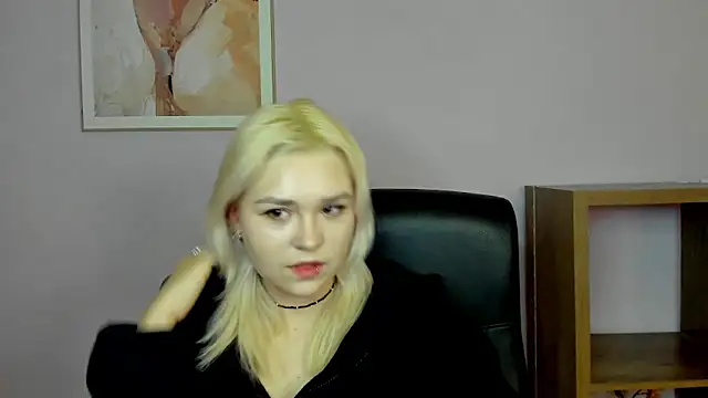 Snapshot of SweetLilyxo chatting on 11, 2, 2026 SweetLilyxo online show from 11, 2, 2026