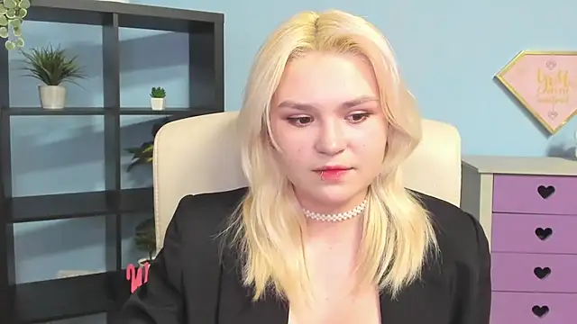 Snapshot of SweetLilyxo chatting on 14, 2, 2026 SweetLilyxo online show from 14, 2, 2026