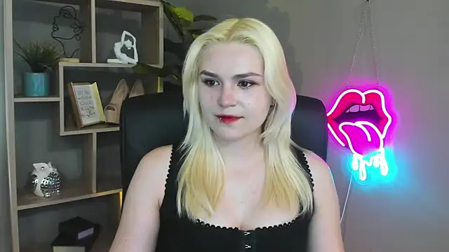 SweetLilyxo online show from 28, 4, 2026