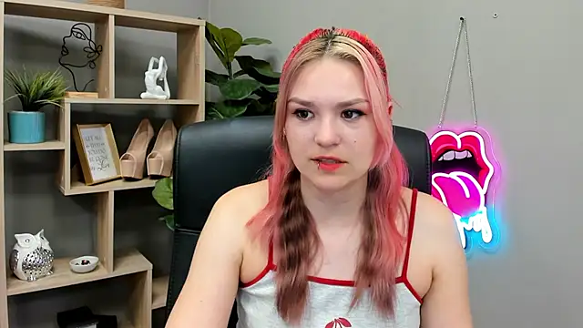 Snapshot of SweetLilyxo chatting on 25, 6, 2026 SweetLilyxo online show from 25, 6, 2026