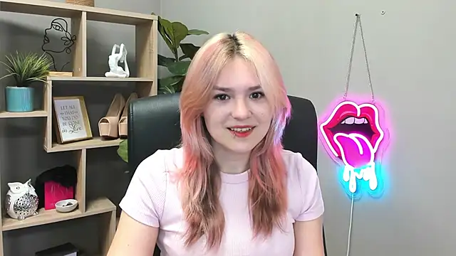 Snapshot of SweetLilyxo chatting on 30, 6, 2026 SweetLilyxo online show from 30, 6, 2026