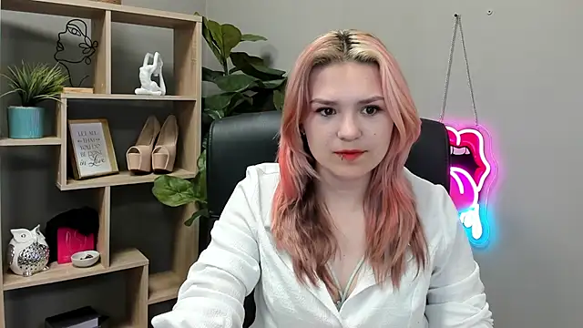 Snapshot of SweetLilyxo chatting on 3, 7, 2026 SweetLilyxo online show from 3, 7, 2026