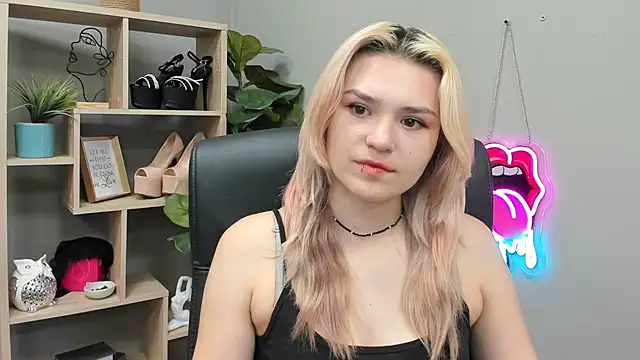 Snapshot of SweetLilyxo chatting on 20, 7, 2026 SweetLilyxo online show from 20, 7, 2026