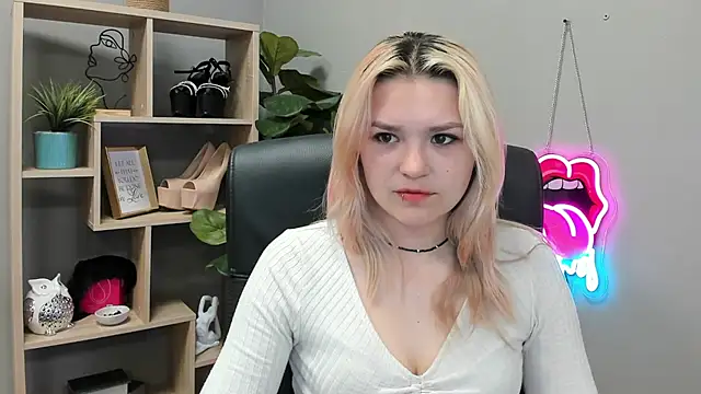 Snapshot of SweetLilyxo chatting on 29, 7, 2026 SweetLilyxo online show from 29, 7, 2026