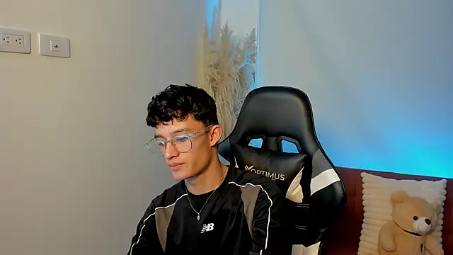 Snapshot of Patrick_Howland_ chatting on 5, 3, 2026 Patrick Howland online show from 5, 3, 2026