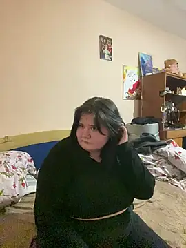 AngelKiras online show from 4, 3, 2026