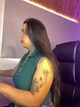 Snapshot of Annie_Alicee chatting on 5, 3, 2026 Annie Alicee online show from 5, 3, 2026