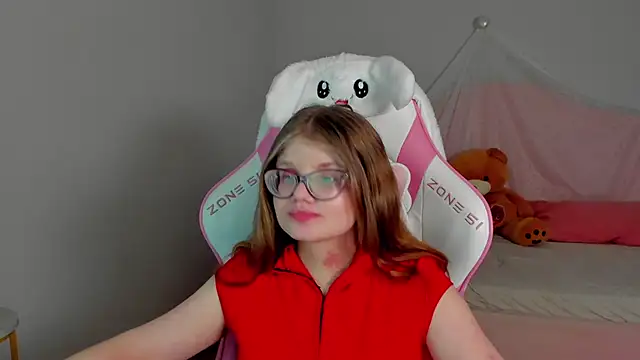 ChloeHalses online show from 10, 4, 2026