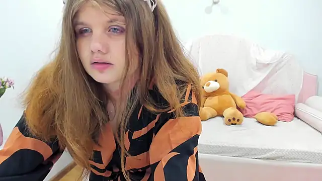 ChloeHalses online show from 23, 6, 2026