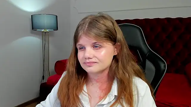 ChloeHalses online show from 9, 7, 2026