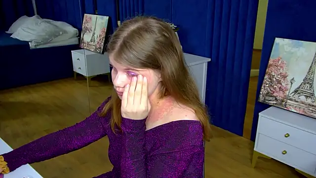ChloeHalses online show from 12, 7, 2026
