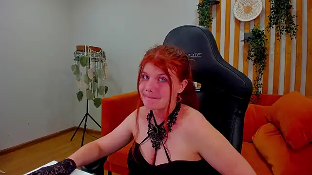 ChloeHalses online show from 28, 7, 2026