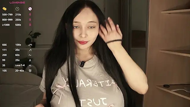 HannaHayles online show from 4, 3, 2026