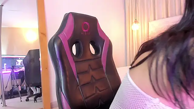 Demon lala online show from 6, 3, 2026