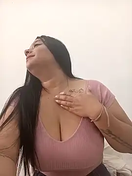 Snapshot of CAMILA--04 chatting on 11, 2, 2026 CAMILA--04 online show from 11, 2, 2026