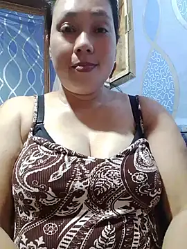 Snapshot of May_Bombs chatting on 20, 5, 2026 May Bombs online show from 20, 5, 2026