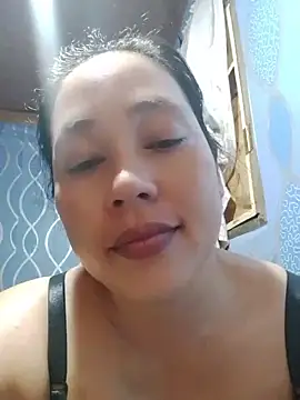 Snapshot of May_Bombs chatting on 23, 7, 2026 May Bombs online show from 23, 7, 2026