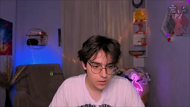 Snapshot of martin_neil chatting on 8, 3, 2026 martin neil online show from 8, 3, 2026