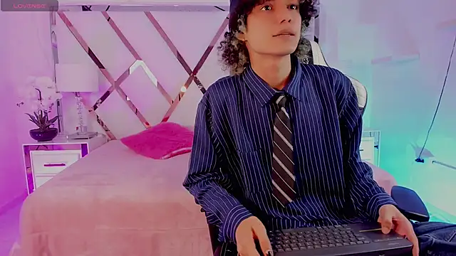 Snapshot of thanier_18 chatting on 12, 6, 2026 thanier 18 online show from 12, 6, 2026