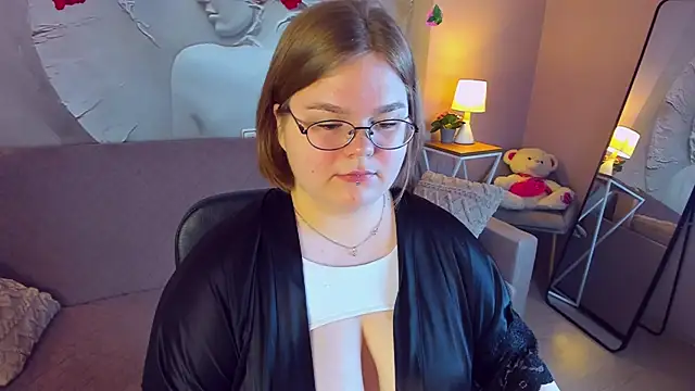 Snapshot of MaryFloree chatting on 17, 3, 2026 MaryFloree online show from 17, 3, 2026