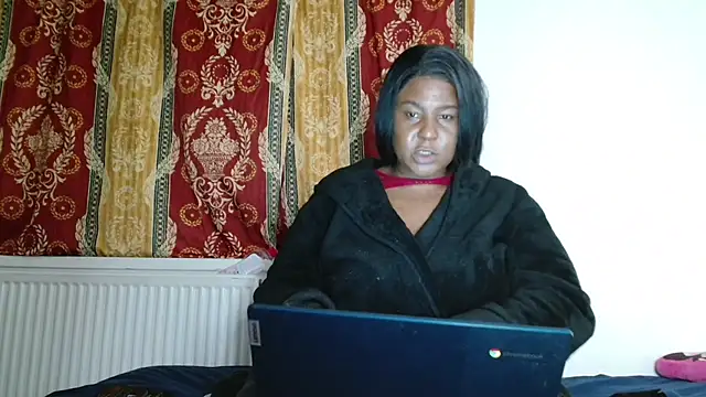 CurvySashia online show from 10, 4, 2026