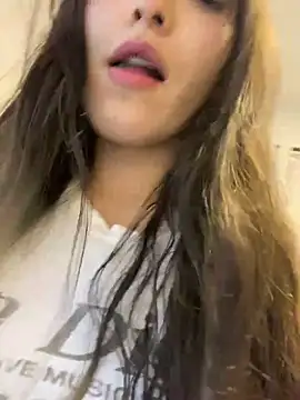 Mia rivers   online show from 4, 5, 2026