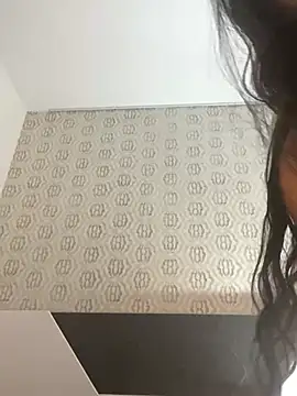 Mia rivers   online show from 6, 7, 2026