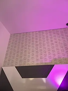 Mia rivers   online show from 9, 7, 2026