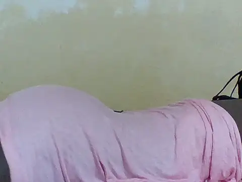 Snapshot of petitelavishey chatting on 18, 3, 2026 petitelavishey online show from 18, 3, 2026