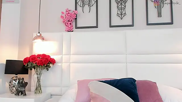 Snapshot of RaquelHyde_ chatting on 11, 7, 2026 RaquelHyde online show from 11, 7, 2026