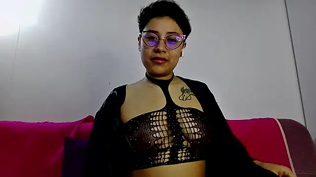 Juliexxxxtasy online show from 12, 2, 2026