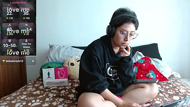 Juliexxxxtasy online show from 17, 2, 2026