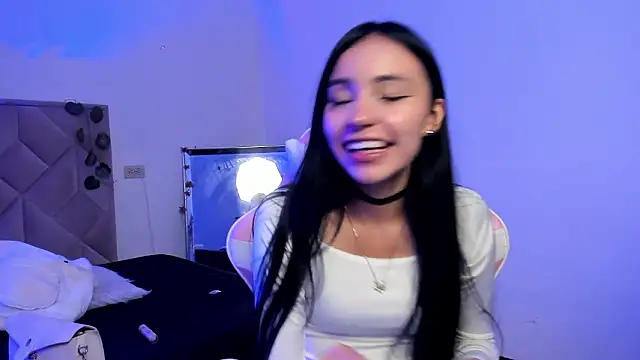 Snapshot of Chloe_Miller_2 chatting on 15, 3, 2026 Chloe Miller 2 online show from 15, 3, 2026