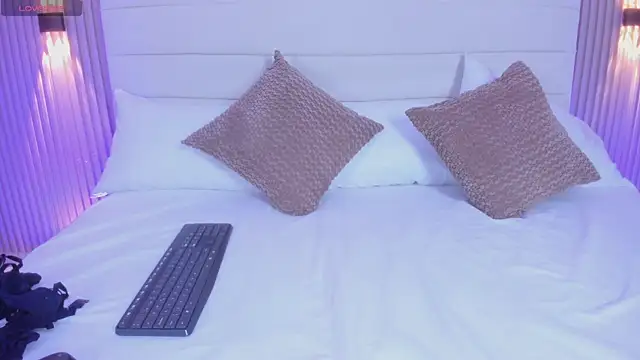 LisaLain online show from 27, 7, 2026