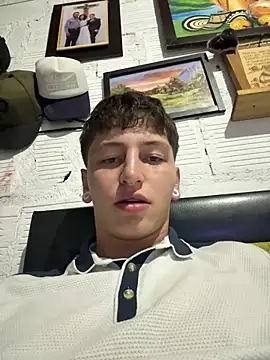 Snapshot of ARON_LUXX chatting on 14, 3, 2026 ARON LUXX online show from 14, 3, 2026