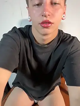 Snapshot of ARON_LUXX chatting on 20, 3, 2026 ARON LUXX online show from 20, 3, 2026