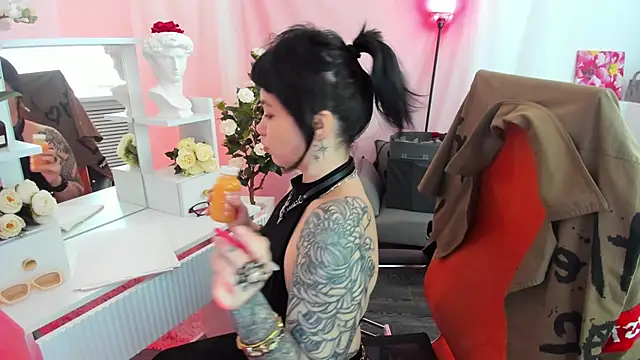 Snapshot of NeoGeisha chatting on 22, 6, 2026 NeoGeisha online show from 22, 6, 2026